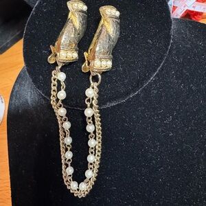 Vintage Gold Toned Sweater Clip with Faux Pearls
